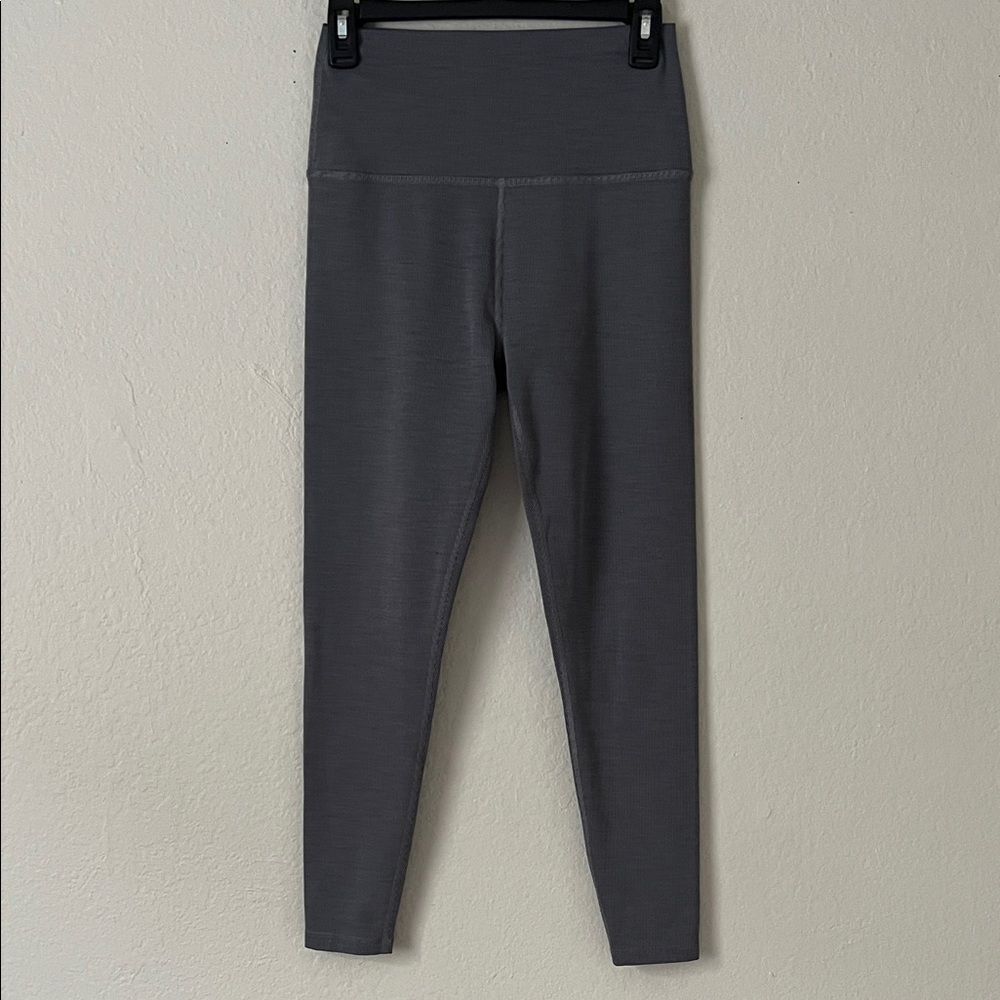 Like New! Beyond Yoga Gray High-Waisted Ribbed Leggings in Size L